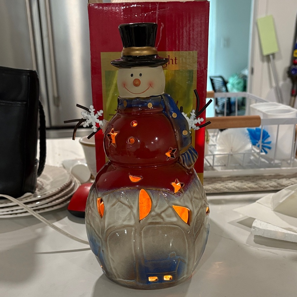 Lincolnshire Festive Snowman Light Decor